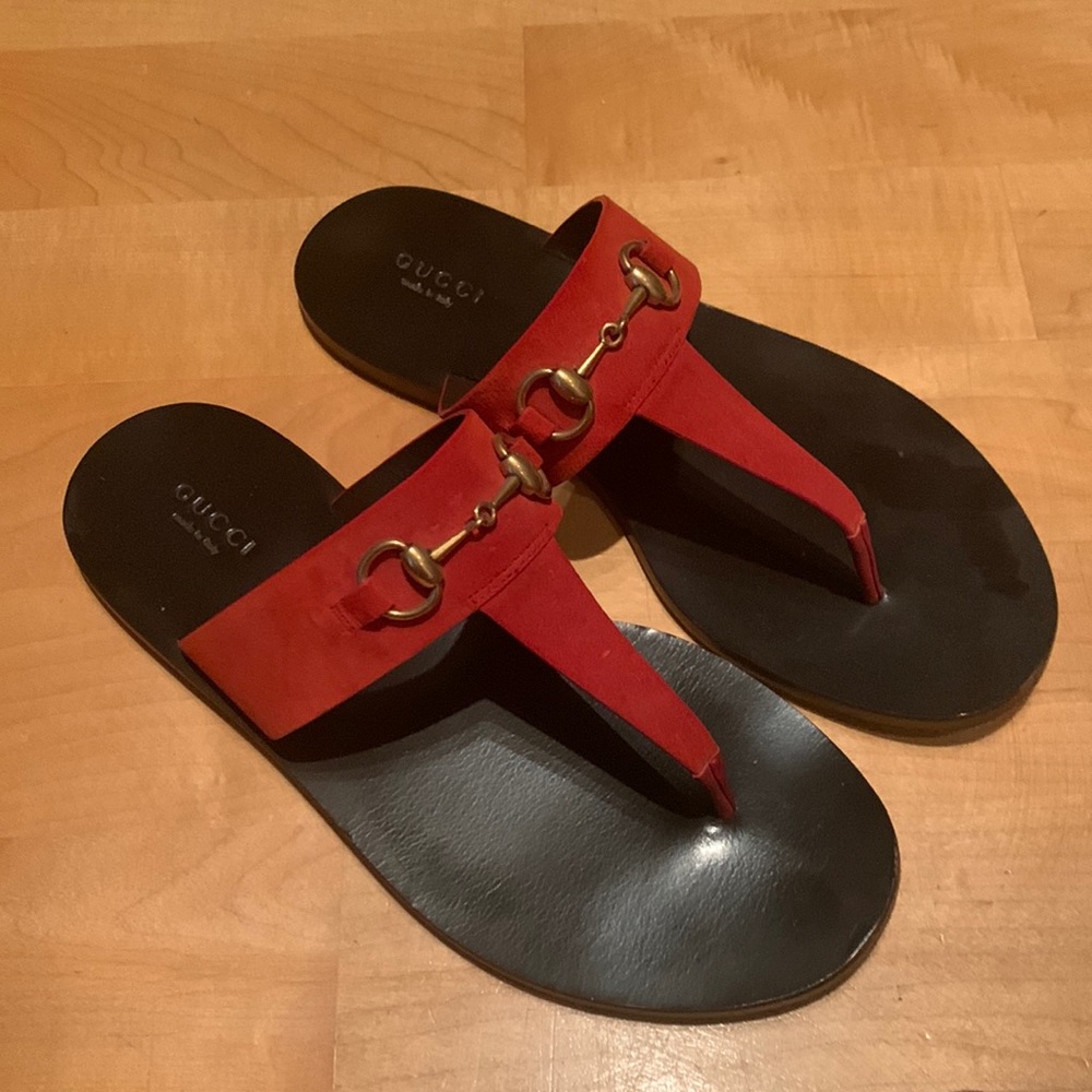 Gucci orange suede sandal